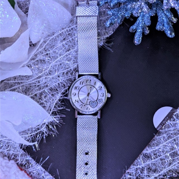 Ladies double heart watch in silver - Picture 2 of 2